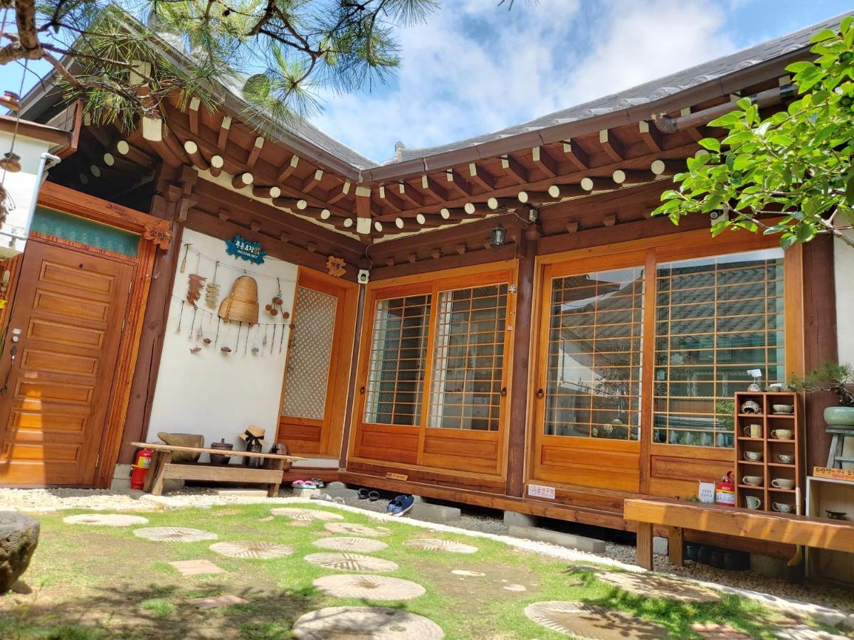 Hotel The Blue Cradle à Jeonju Extérieur photo