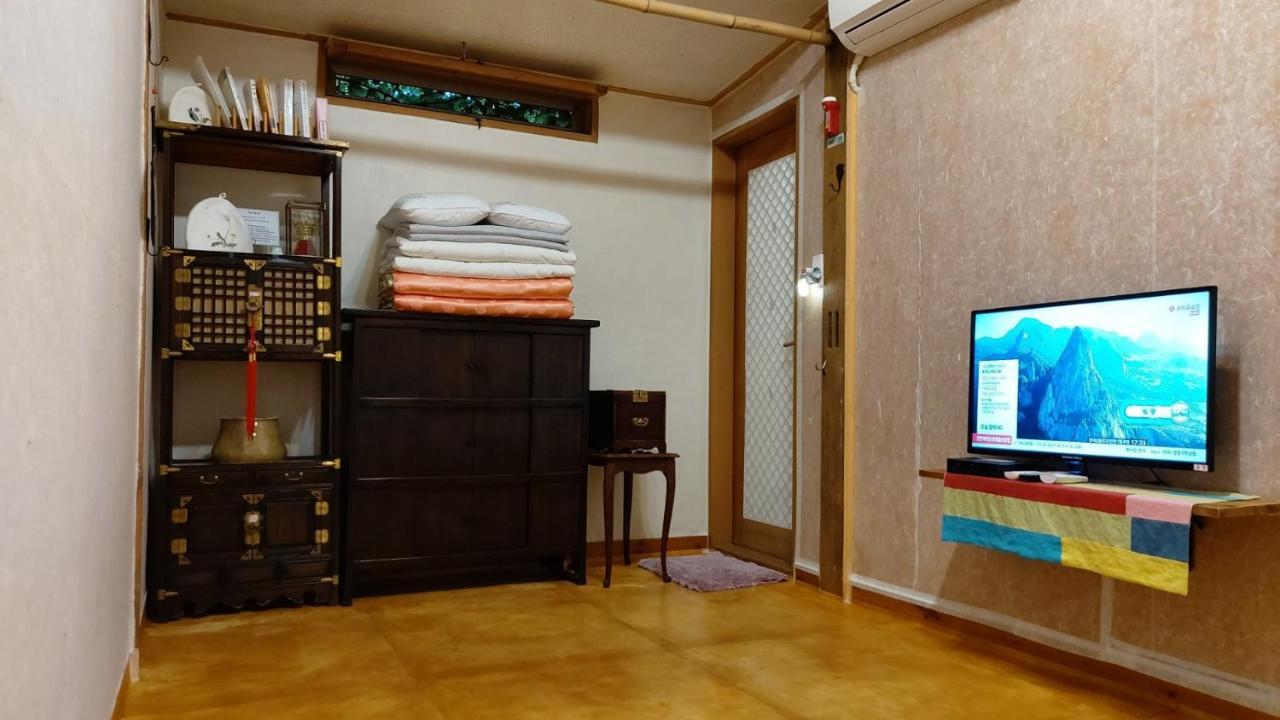 Hotel The Blue Cradle à Jeonju Extérieur photo