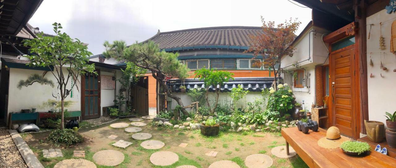 Hotel The Blue Cradle à Jeonju Extérieur photo