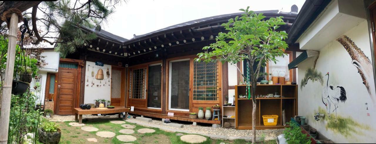 Hotel The Blue Cradle à Jeonju Extérieur photo