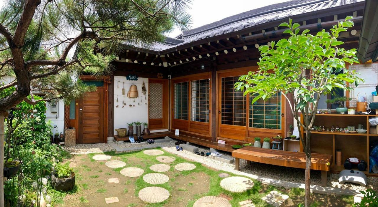 Hotel The Blue Cradle à Jeonju Extérieur photo